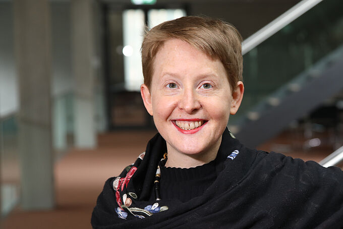 Martin, Dr. Angela Kathrin
