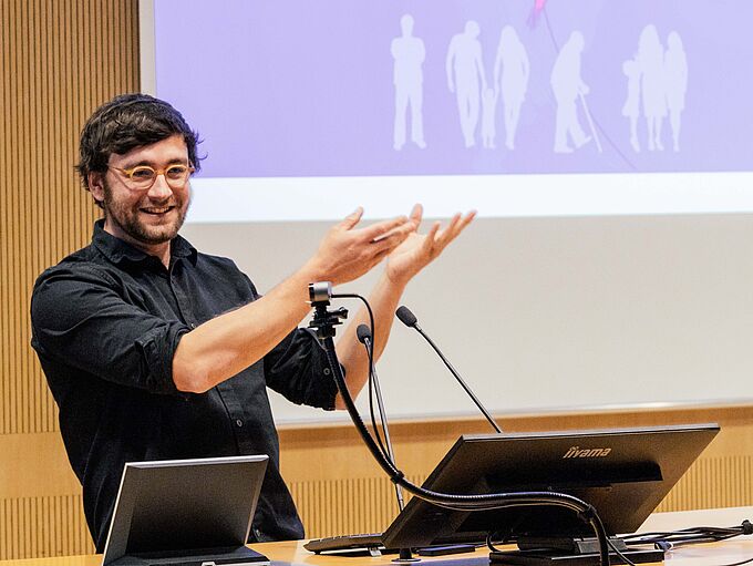 Das Helmholtz-Institut für One Health: Ein neuer Ansatz zur Erforschung der sich verändernden Mensch-Tier-Beziehungen